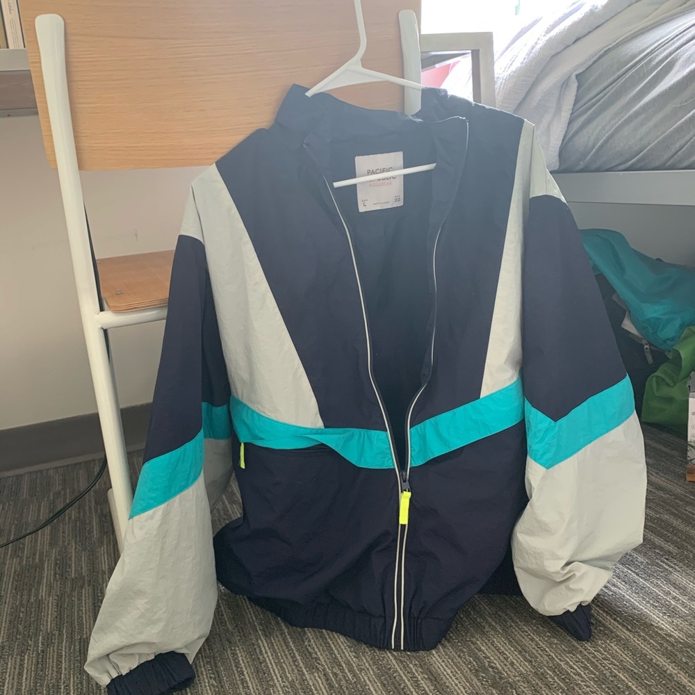 PULL & BEAR SUPER CUTE WINDBREAKER